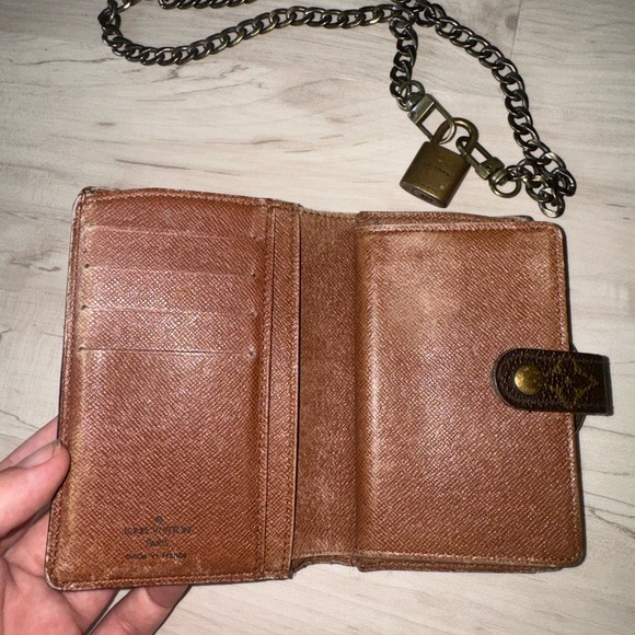 Louis Vuitton kisslock wallet and lock on chain - Picture 5 of 13